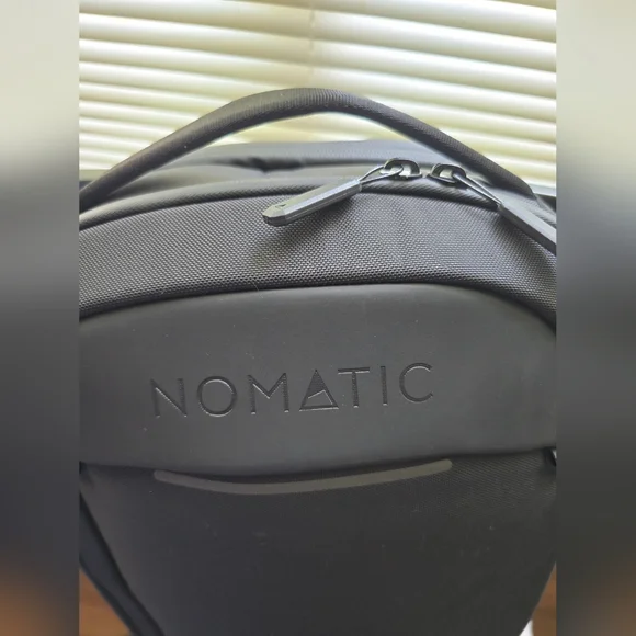 Nomatic Black Backpack - Picture 3 of 10